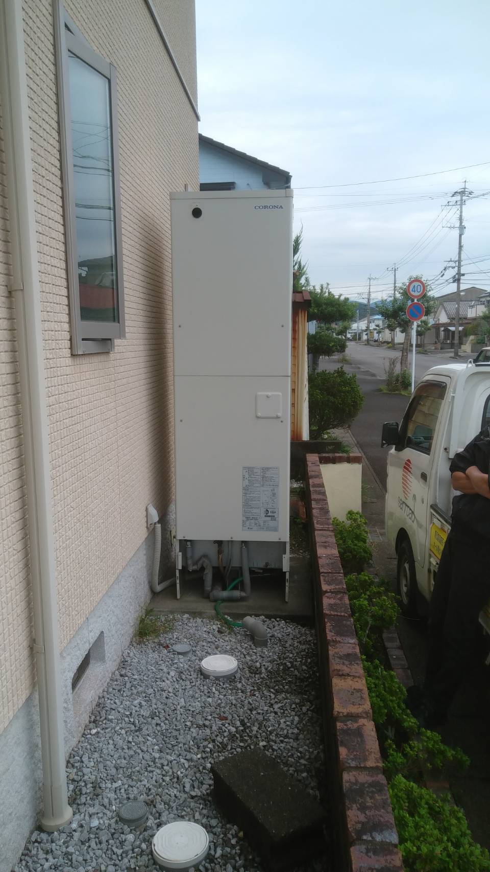 宮崎市で電気温水器からエコキュートへ交換する前の様子