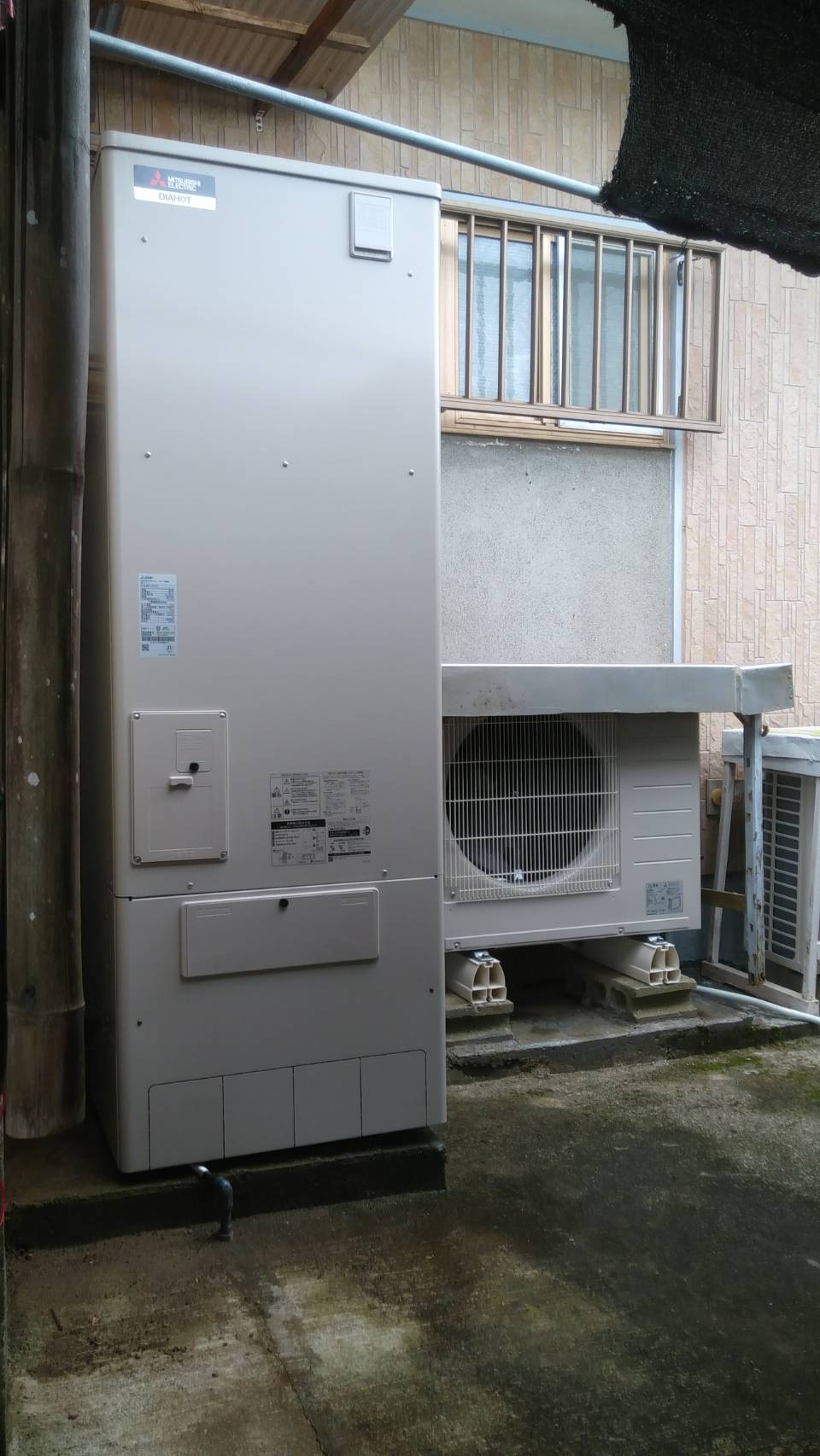 日向市でエコキュート交換工事を行った施工後の写真