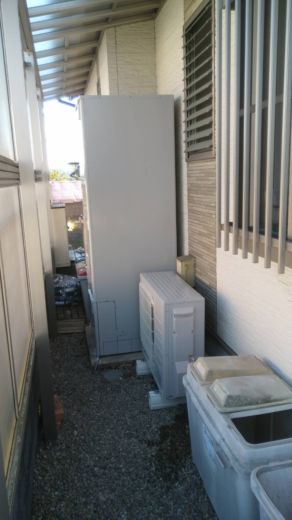 日向市でエコキュート交換工事を行った施工後の写真