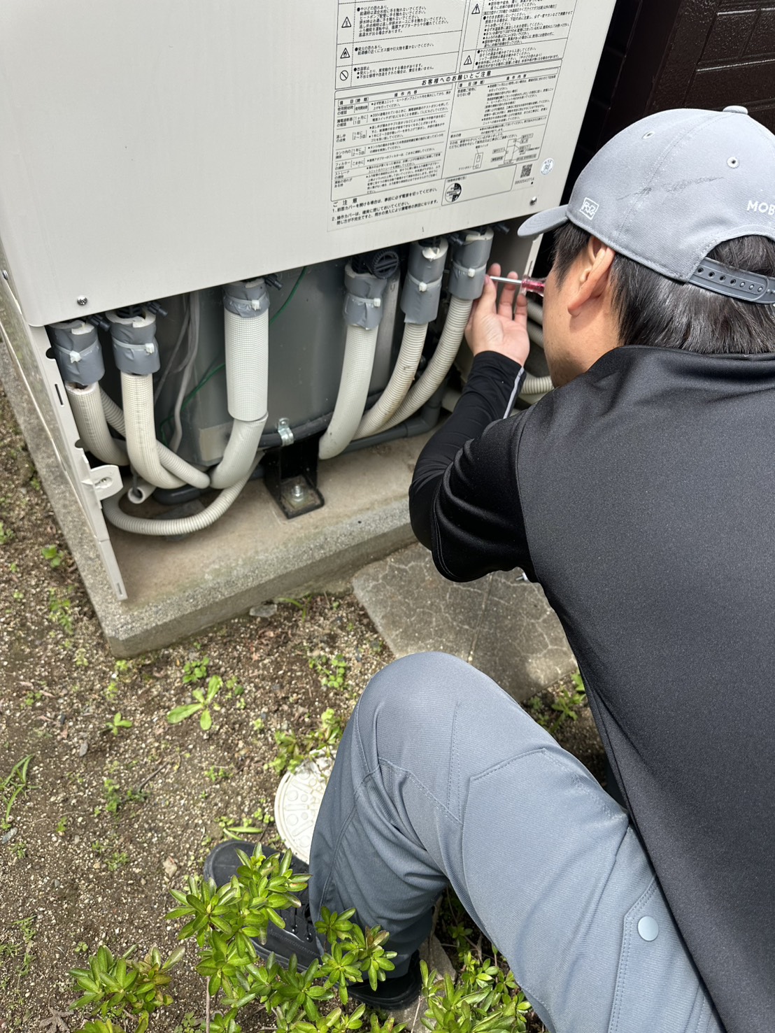 エコキュート施工中 配管確認