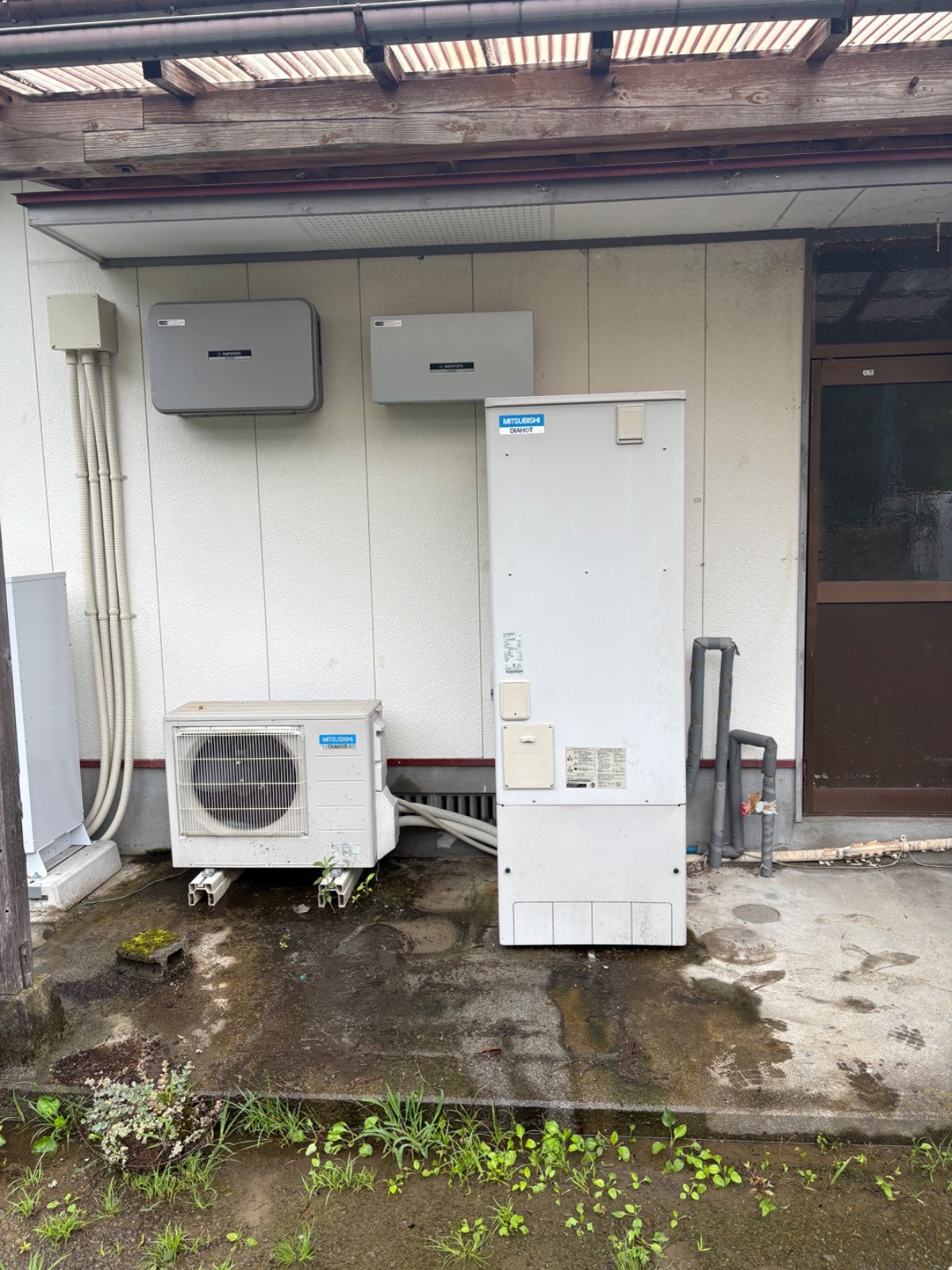 八代市迎町で交換前に使用されていた三菱エコキュート
