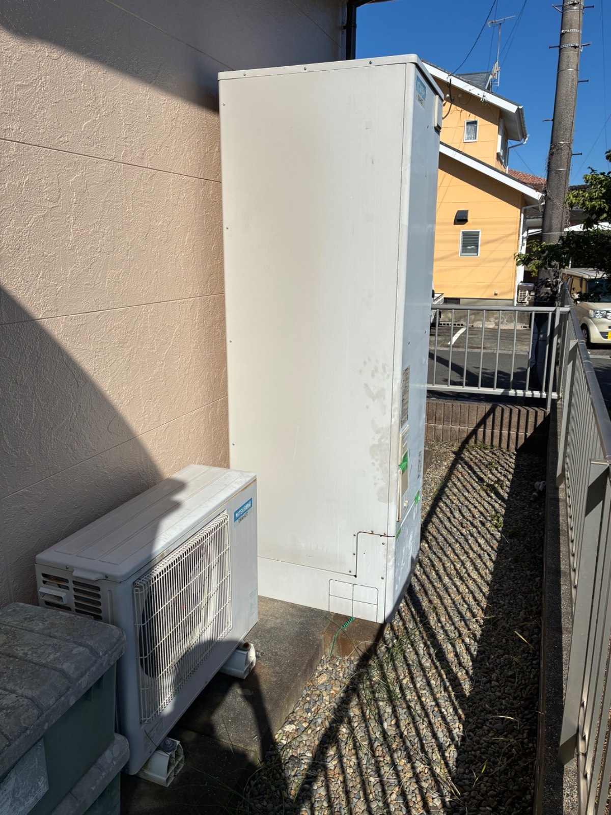 八代市植柳新町で交換前に使用されていた三菱フルオートエコキュート
