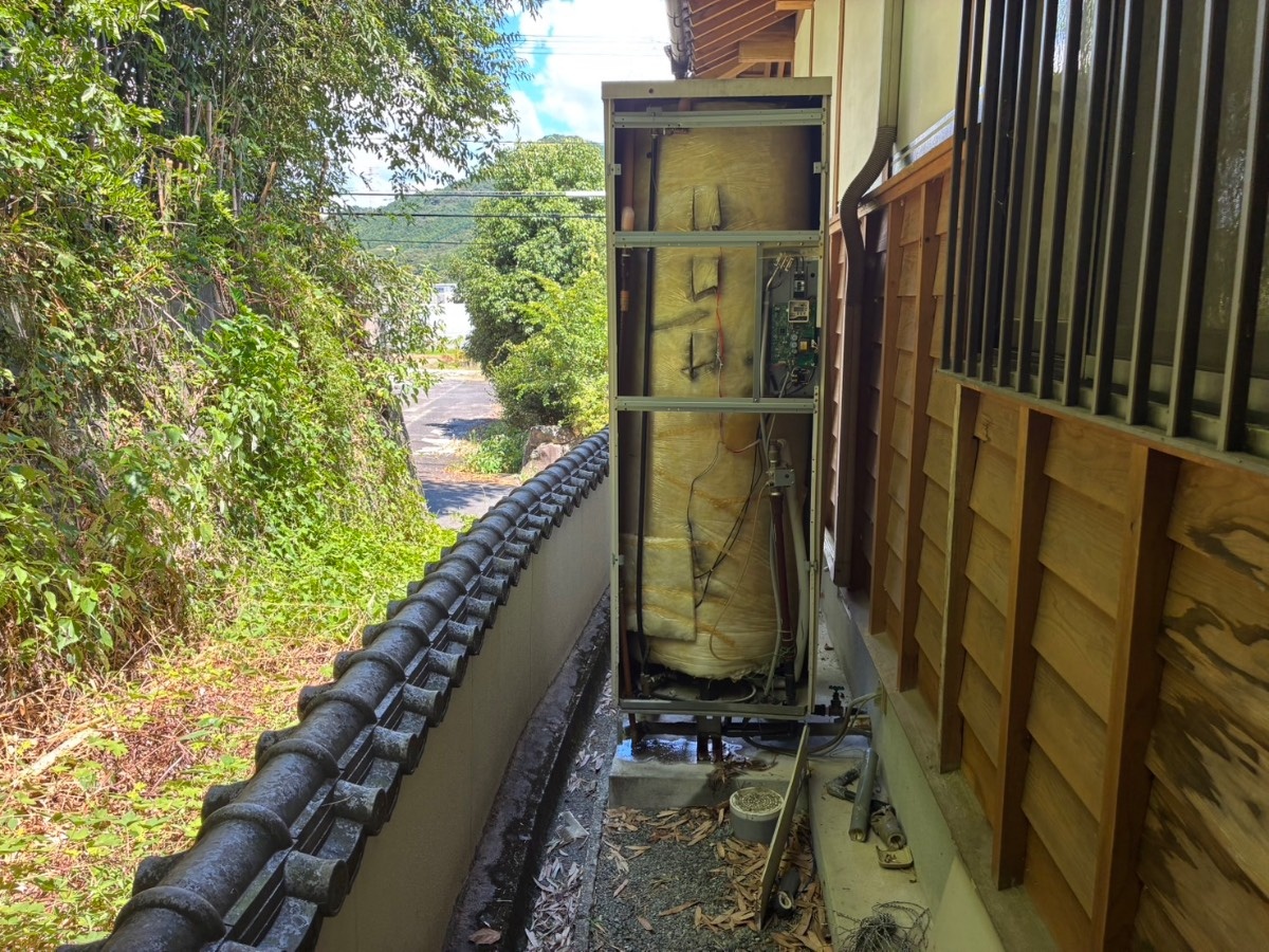 宇城市豊野町山崎で約19年使用した東芝電気温水器