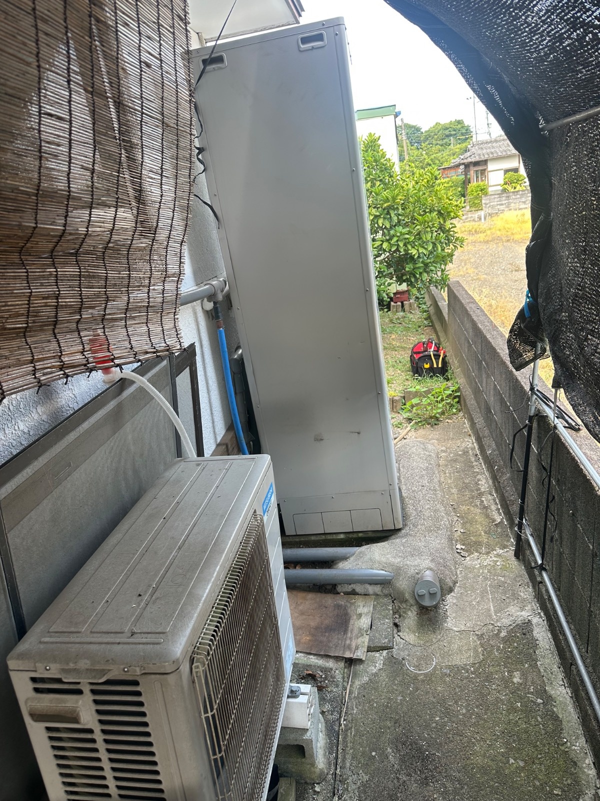 八代市日奈久山下町でC26エラーが発生した交換前の三菱エコキュート