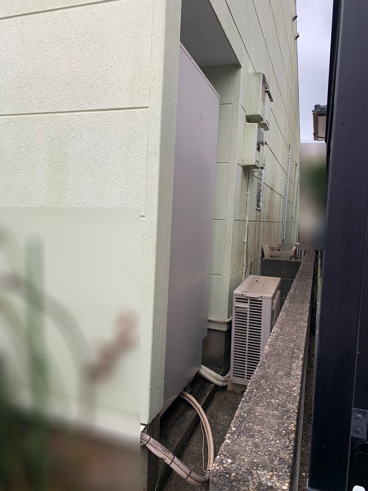 八代市西宮町の交換前・三菱電機製の430L エコキュート・使用年数約15年・エラーコードC-21表示 お湯が沸かない